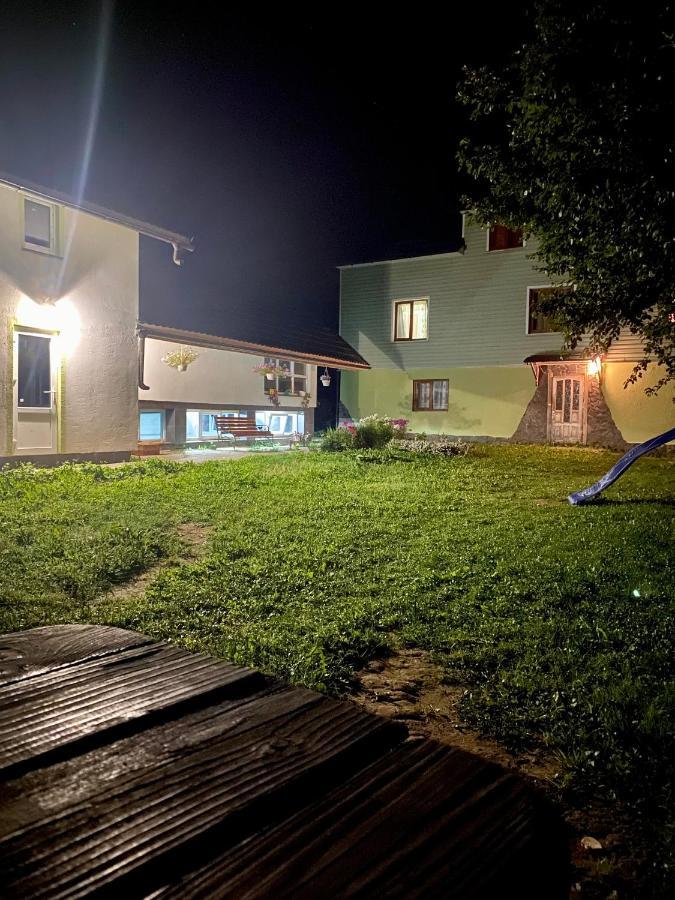 Medova Hata Hotel Verhnya Rozsanka Kültér fotó